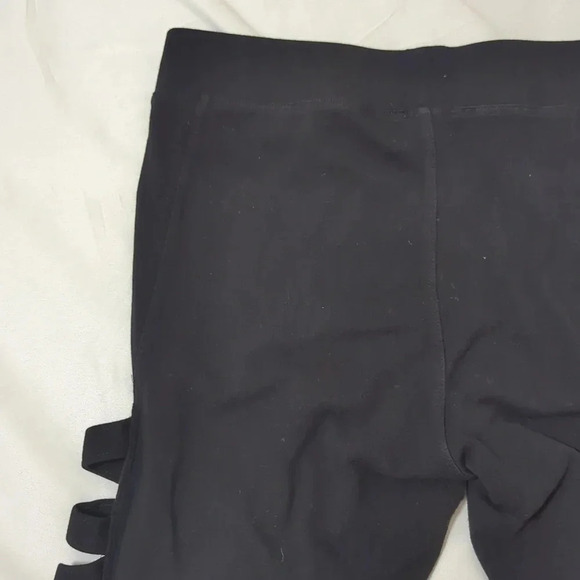 Express Peek-A-Boo Cutout Leggings, Color Black Size S - Picture 10 of 15